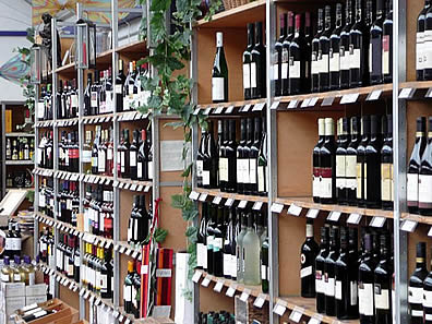 Ein große Auswahl an Wein im Angebot